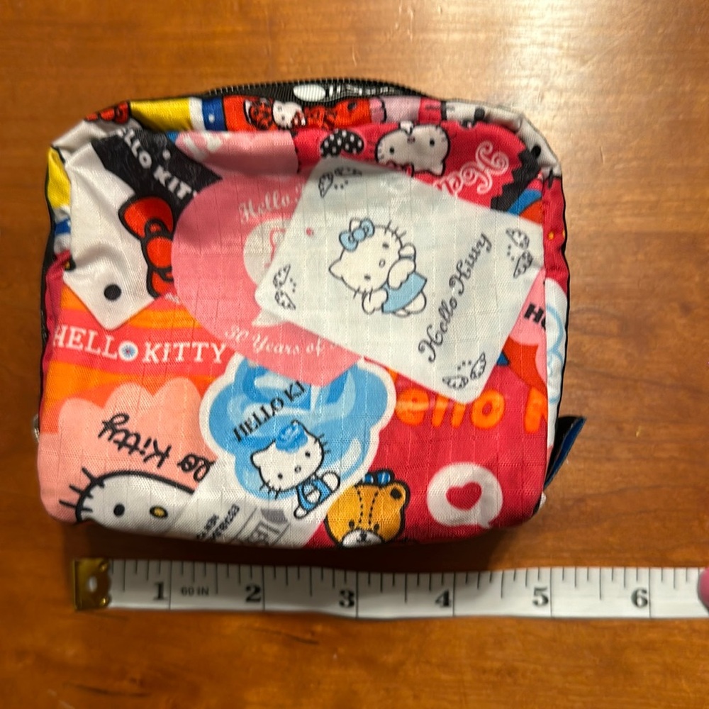 Hello kitty cosmetic case lesportsac!